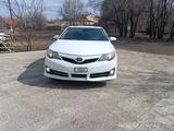 Toyota Camry 2013 года за 5 300 000 тг. в Уральск – фото 2