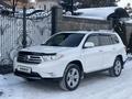 Toyota Highlander 2013 годаfor15 500 000 тг. в Алматы