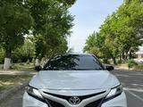 Toyota Camry 2018 годаүшін10 500 000 тг. в Алматы – фото 2