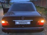 Mercedes-Benz E 220 1994 года за 3 500 000 тг. в Алматы – фото 4