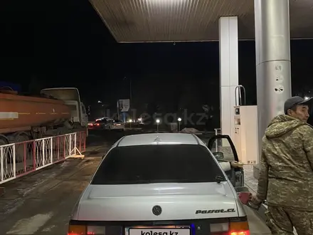 Volkswagen Passat 1993 года за 1 550 000 тг. в Шымкент