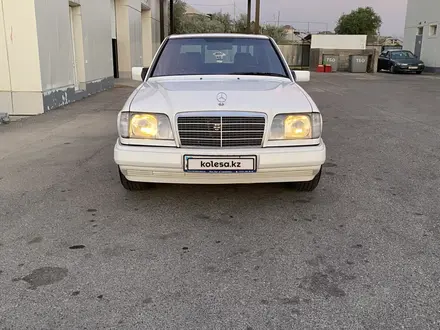 Mercedes-Benz E 320 1994 года за 5 000 000 тг. в Шымкент