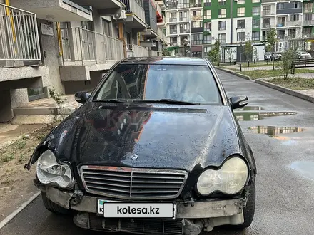 Mercedes-Benz C 220 2002 года за 1 900 000 тг. в Алматы – фото 5