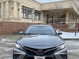 Toyota Camry 2019 года за 11 500 000 тг. в Алматы – фото 2