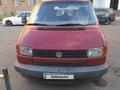 Volkswagen Caravelle 1994 года за 2 500 000 тг. в Астана