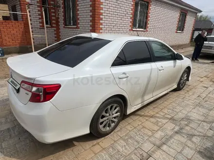 Toyota Camry 2014 года за 5 700 000 тг. в Актобе – фото 7