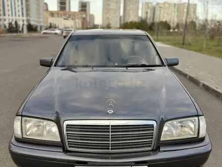 Mercedes-Benz C 240 1999 года за 3 200 000 тг. в Астана