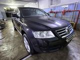 Volkswagen Touareg 2006 года за 5 600 000 тг. в Шымкент – фото 3