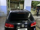 Volkswagen Touareg 2006 года за 5 600 000 тг. в Шымкент – фото 5