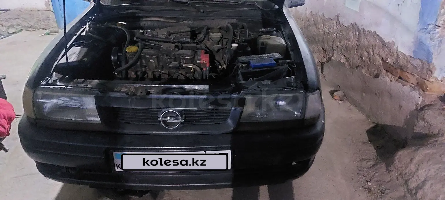 Opel Vectra, 1993
