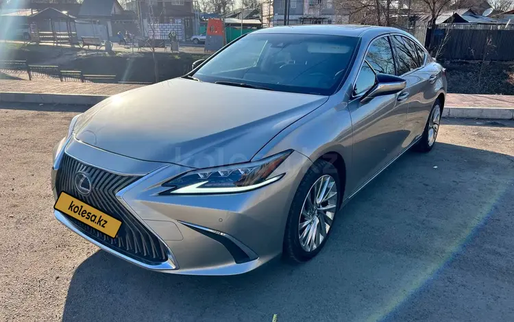 Lexus ES 300h 2019 года за 20 500 000 тг. в Алматы