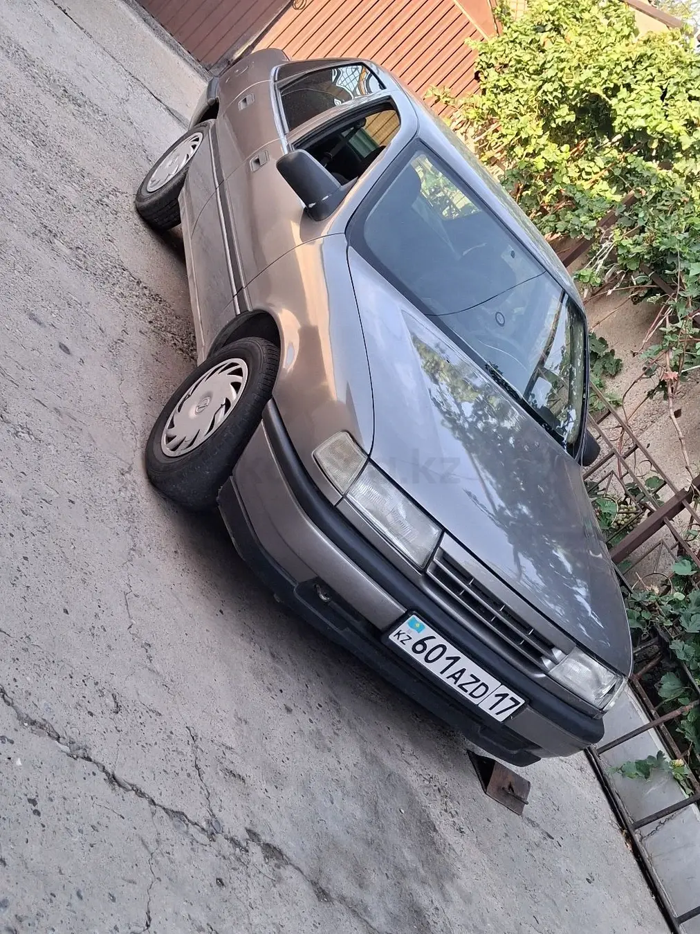Opel Vectra, 1992