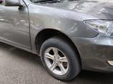 Toyota Camry 2002 годаүшін4 000 000 тг. в Семей – фото 5
