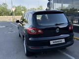 Volkswagen Tiguan 2010 года за 5 600 000 тг. в Шымкент – фото 4