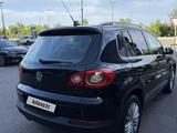 Volkswagen Tiguan 2010 года за 5 600 000 тг. в Шымкент – фото 3