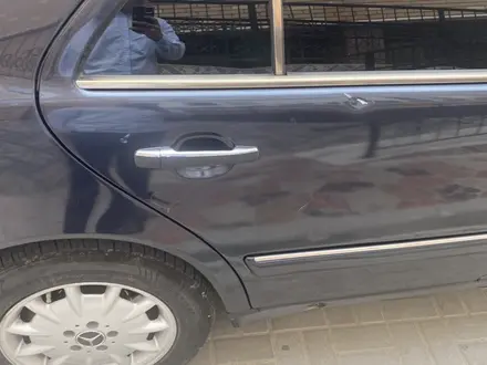 Mercedes-Benz E 280 1997 года за 3 000 000 тг. в Актау – фото 3
