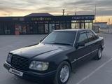 Mercedes-Benz E 220 1994 годаfor2 500 000 тг. в Актау