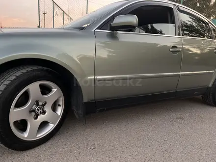 Volkswagen Passat 2002 года за 2 500 000 тг. в Алматы – фото 11