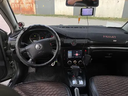 Volkswagen Passat 2002 года за 2 500 000 тг. в Алматы – фото 24