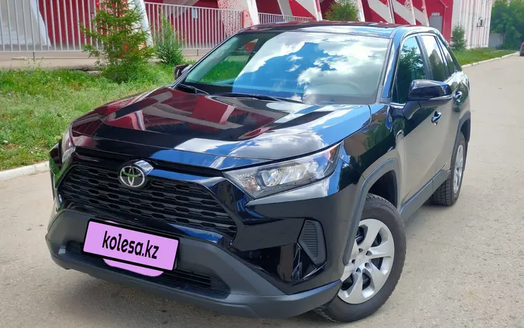 Toyota RAV4 2022 года за 16 990 000 тг. в Актобе