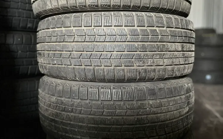 Шины dunlop 225/55/17 зима Диски R17 5x100 за 11 777 тг. в Уральск