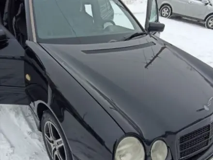 Mercedes-Benz E 200 1997 года за 3 000 000 тг. в Караганда