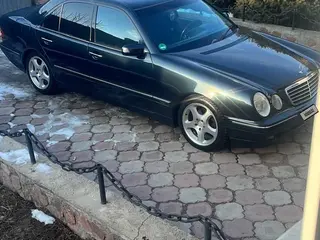 Mercedes-Benz E 280