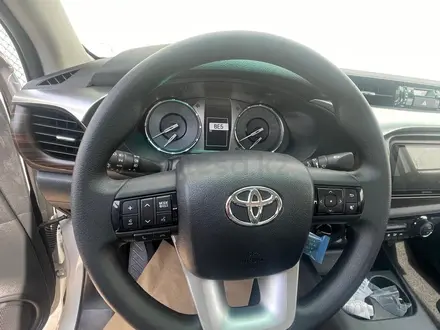 Toyota Hilux 2024 года за 21 600 000 тг. в Атырау – фото 33