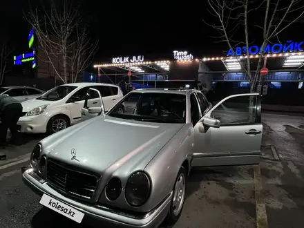 Mercedes-Benz E 320 1997 года за 3 500 000 тг. в Алматы – фото 21