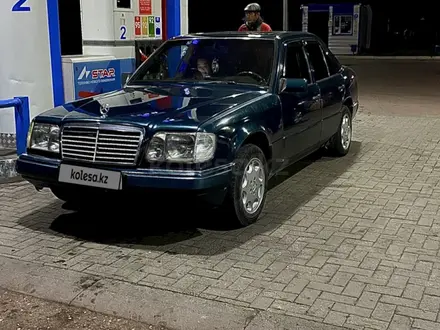 Mercedes-Benz E 220 1995 года за 2 000 000 тг. в Караганда – фото 2