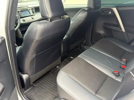 Toyota RAV4 2018 года за 12 700 000 тг. в Актобе – фото 12