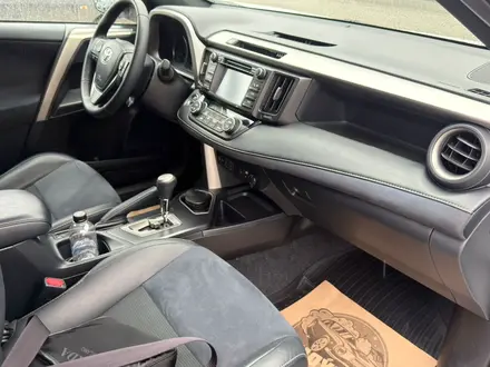 Toyota RAV4 2018 года за 12 700 000 тг. в Актобе – фото 10