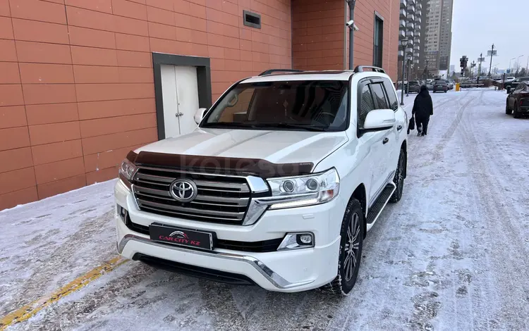 Toyota Land Cruiser 2016 года за 30 000 000 тг. в Астана