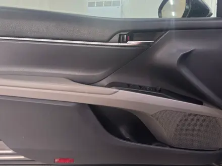 Toyota Camry 2020 года за 9 270 000 тг. в Астана – фото 15