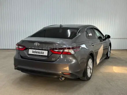 Toyota Camry 2020 года за 9 270 000 тг. в Астана – фото 3