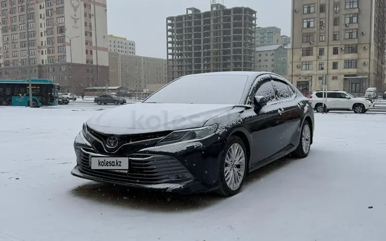 Toyota Camry 2019 года за 13 000 000 тг. в Актау