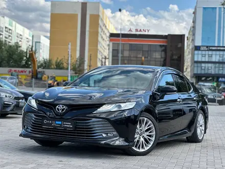 Toyota Camry 2019 года за 14 990 000 тг. в Алматы – фото 2