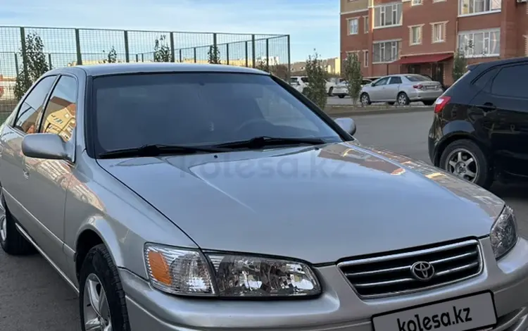 Toyota Camry 2001 года за 4 500 000 тг. в Актобе