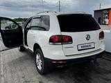 Volkswagen Touareg 2007 года за 6 100 000 тг. в Кокшетау – фото 2