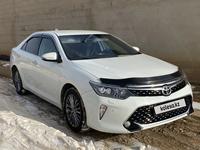 Toyota Camry 2015 года за 11 500 000 тг. в Атырау