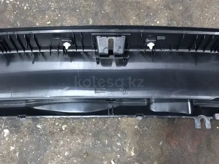Пластик багажника w204 за 20 000 тг. в Алматы – фото 2