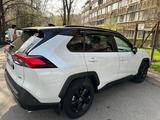 Toyota RAV4 2020 года за 17 500 000 тг. в Алматы