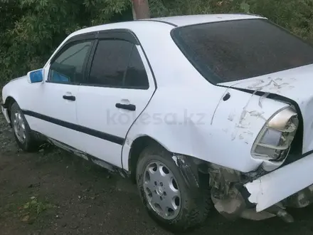 Mercedes-Benz C 180 1995 года за 650 000 тг. в Караганда – фото 3