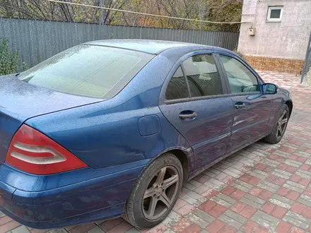 Mercedes-Benz C 180 2002 года за 2 500 000 тг. в Алматы – фото 3