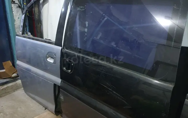 Боковую дверь делика булка за 35 000 тг. в Алматы