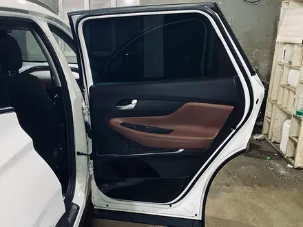 Hyundai Santa Fe 2023 года за 14 200 000 тг. в Актобе – фото 8
