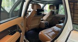 Land Rover Range Rover 2022 года за 89 500 000 тг. в Алматы – фото 3