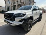 Toyota Hilux 2023 годаүшін27 700 000 тг. в Алматы
