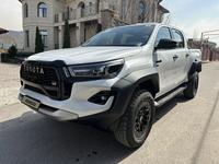 Toyota Hilux 2023 года за 27 550 000 тг. в Алматы