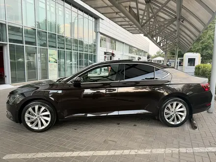 Skoda Superb 2019 года за 14 900 000 тг. в Алматы – фото 21